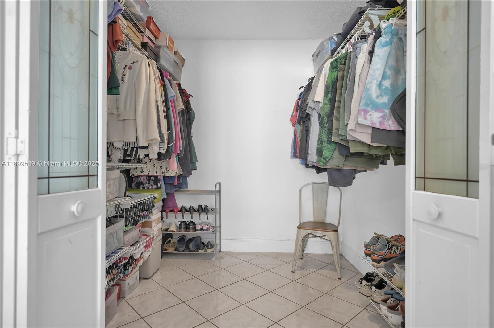 BOULEVARD WEST - Residential