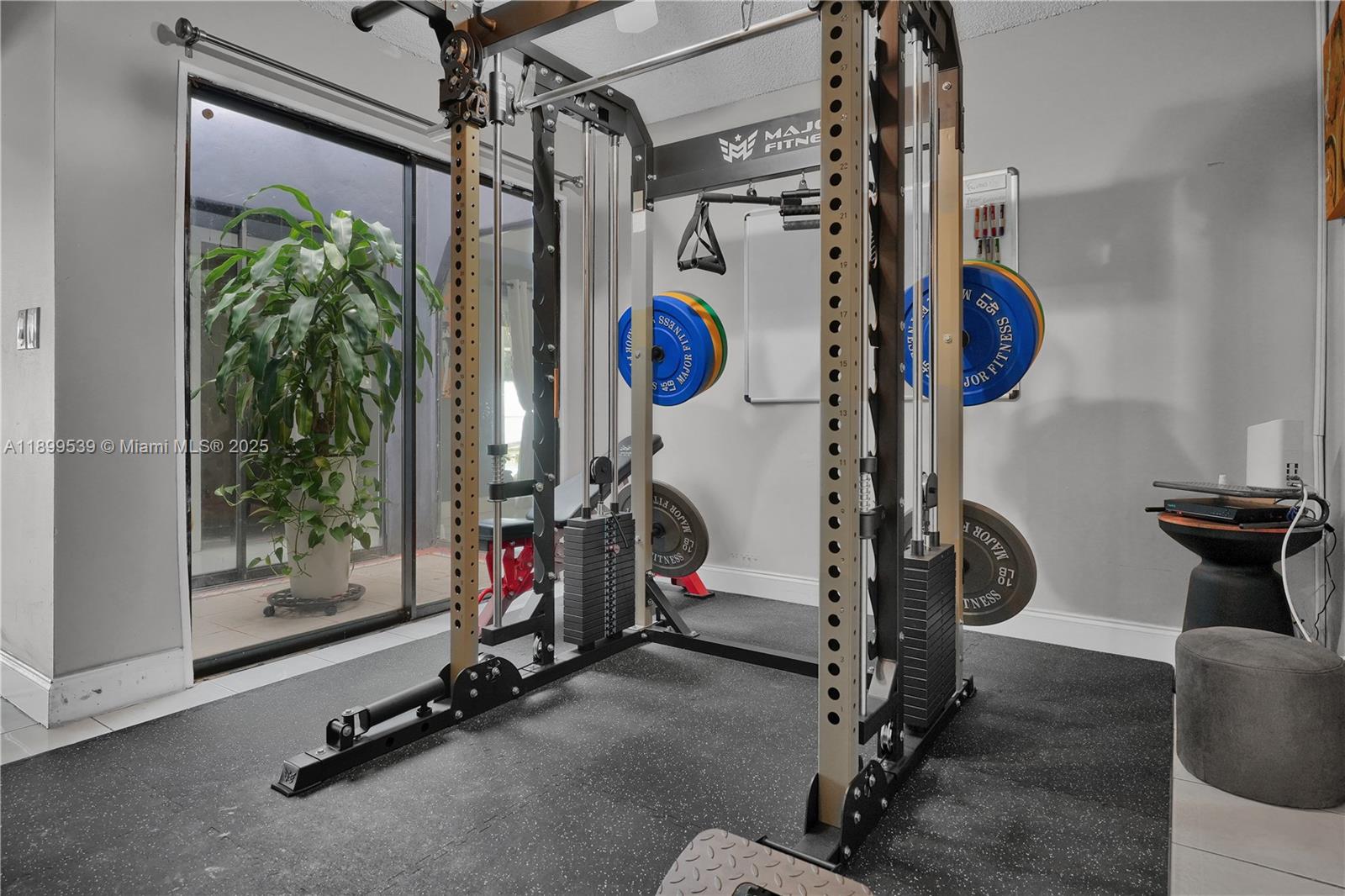 BOULEVARD WEST - Residential