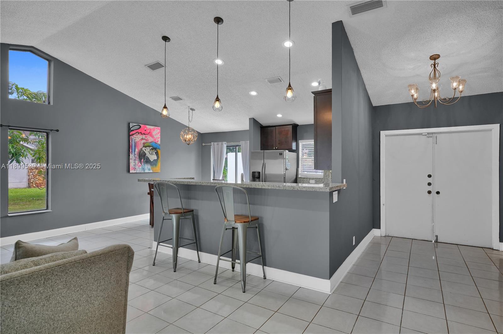 BOULEVARD WEST - Residential