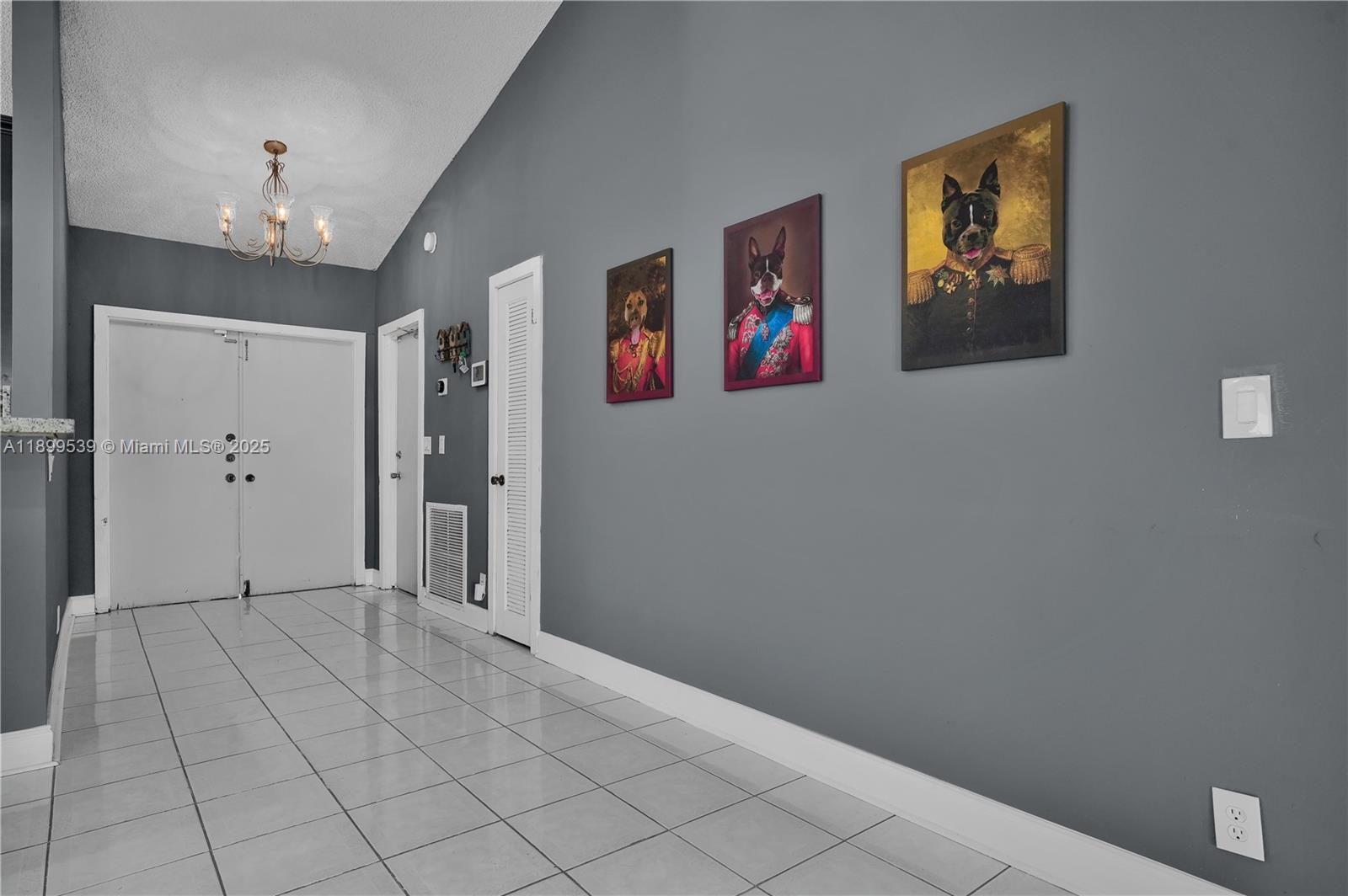 BOULEVARD WEST - Residential