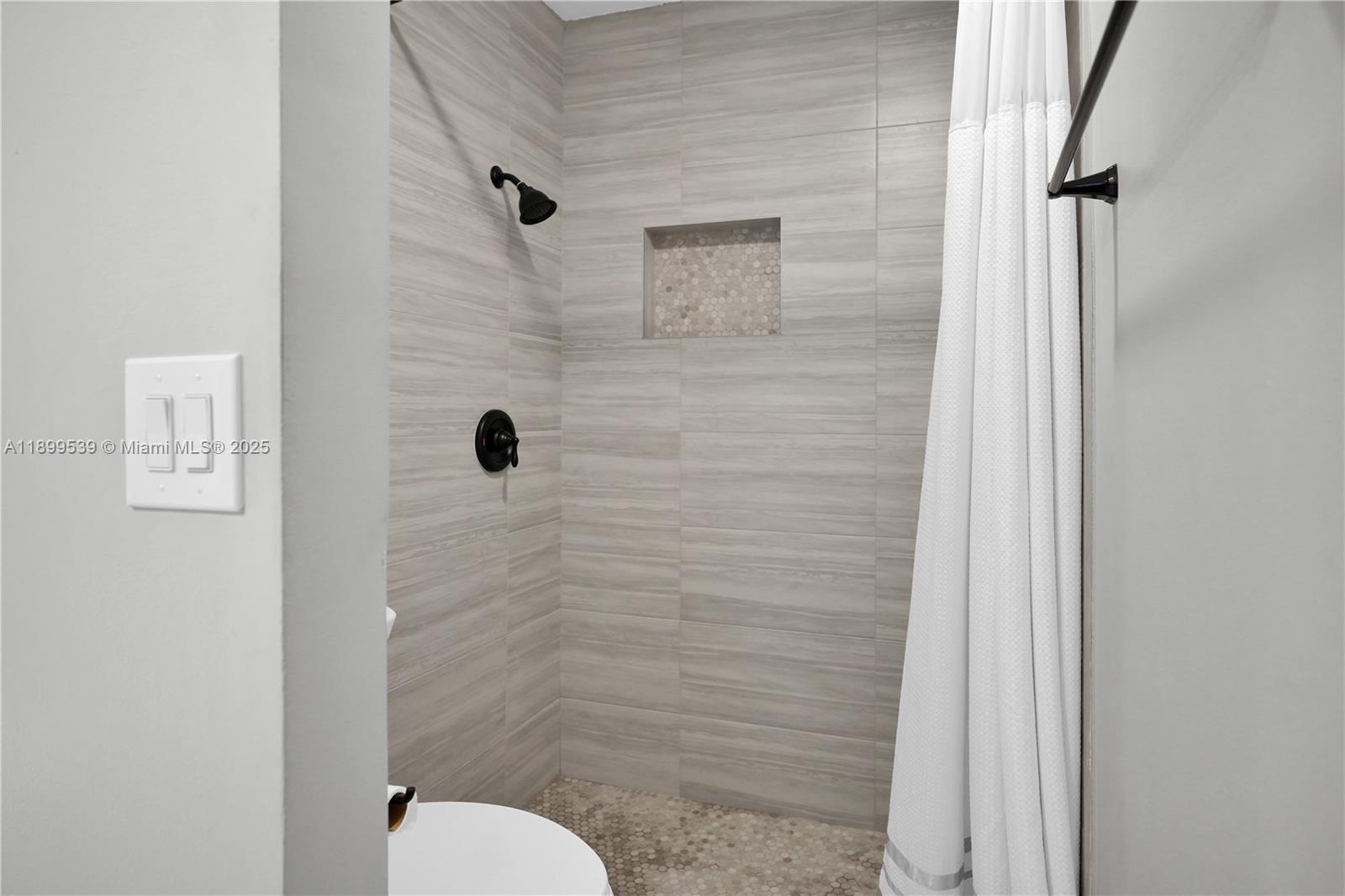 BOULEVARD WEST - Residential