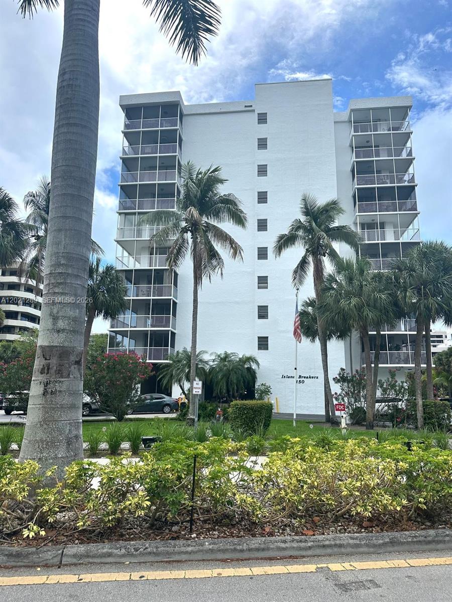 ISLAND BREAKERS CONDO - Residential