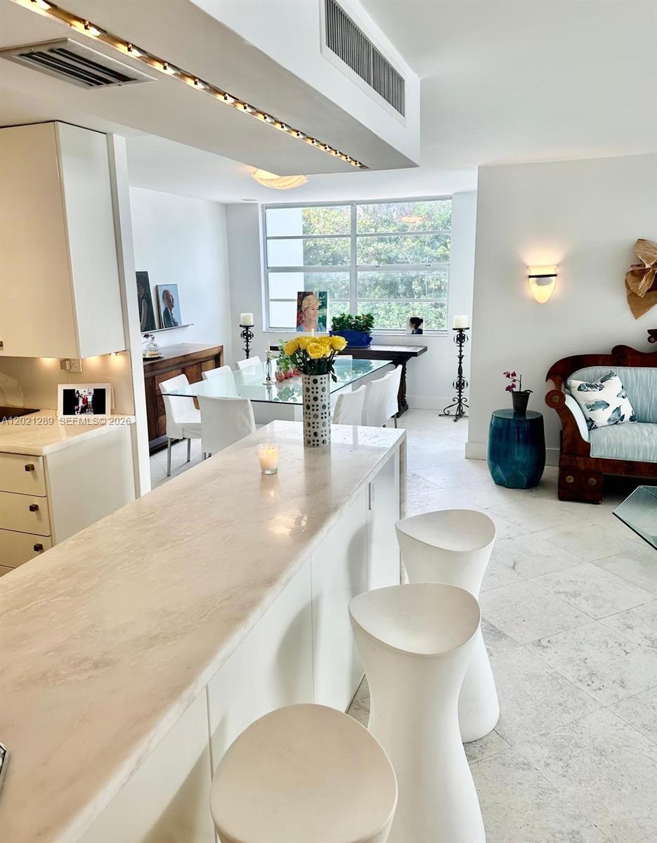 ISLAND BREAKERS CONDO - Residential