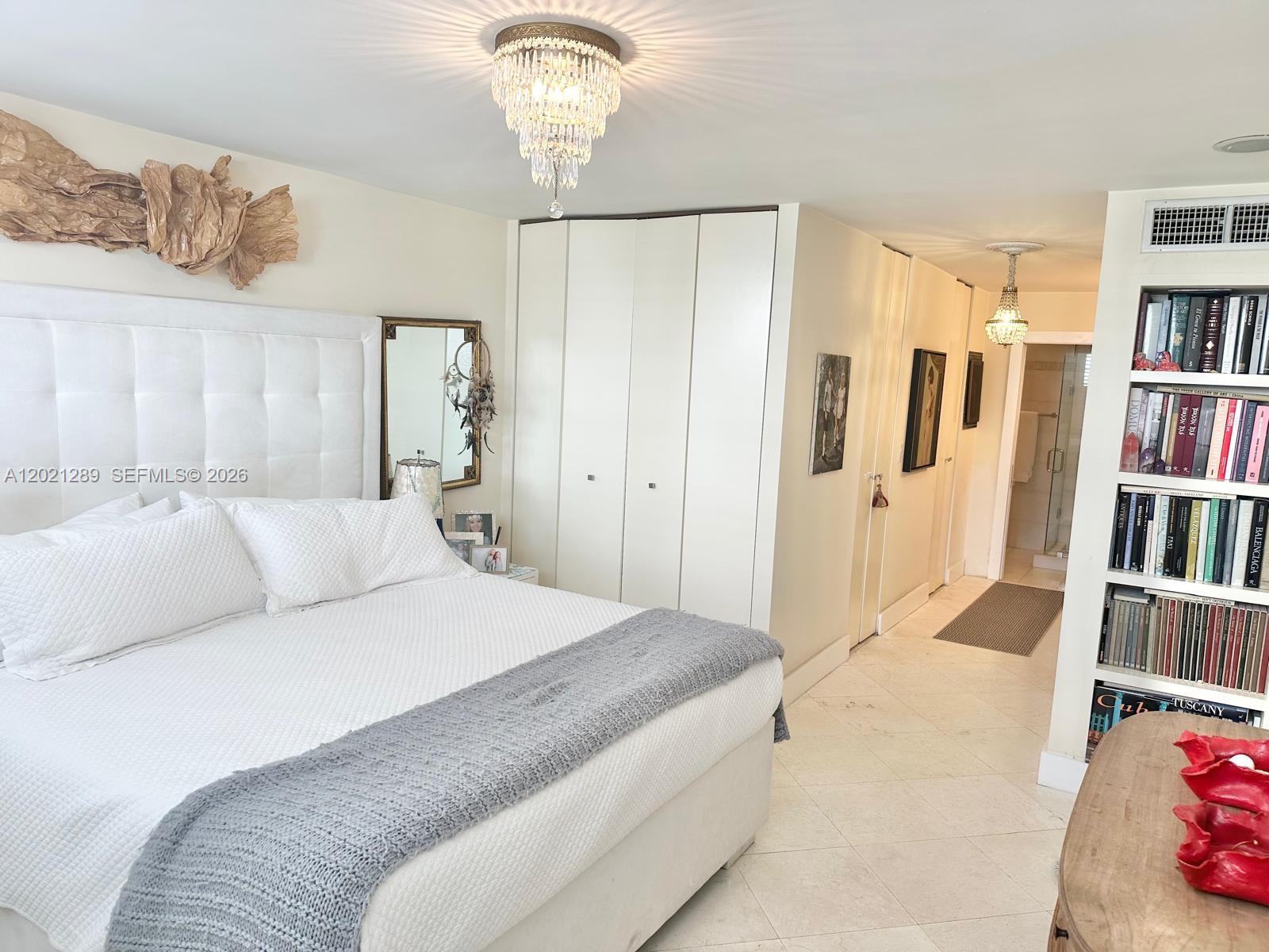ISLAND BREAKERS CONDO - Residential