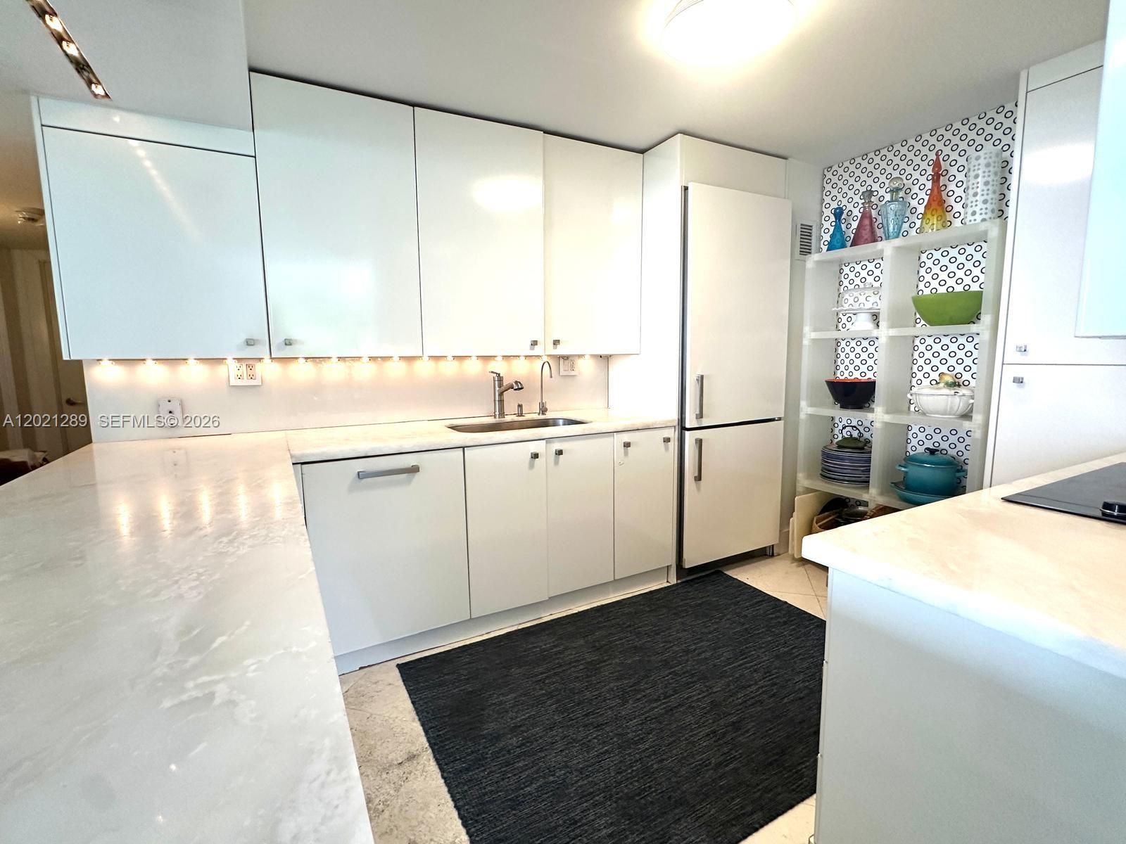 ISLAND BREAKERS CONDO - Residential