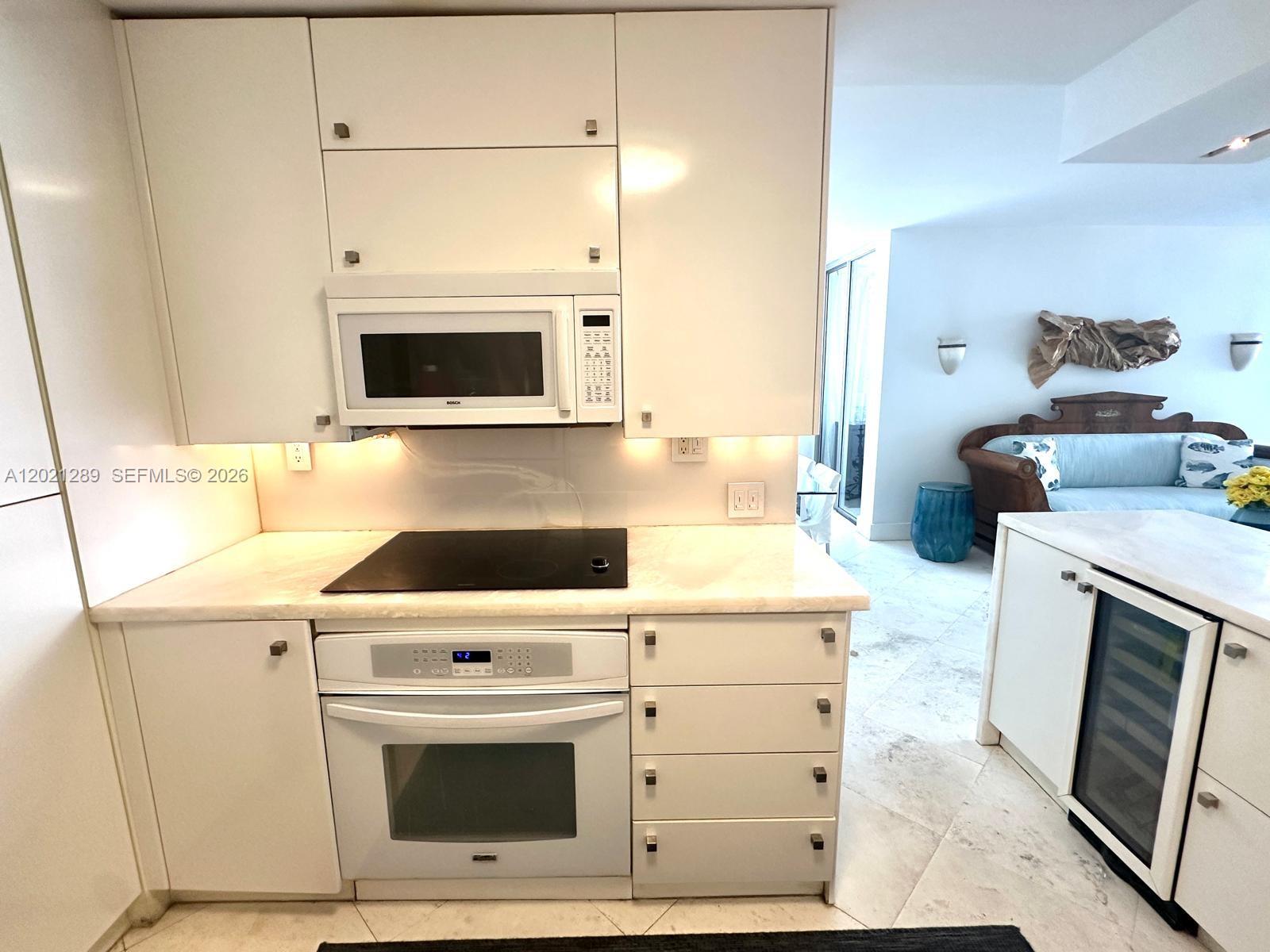 ISLAND BREAKERS CONDO - Residential
