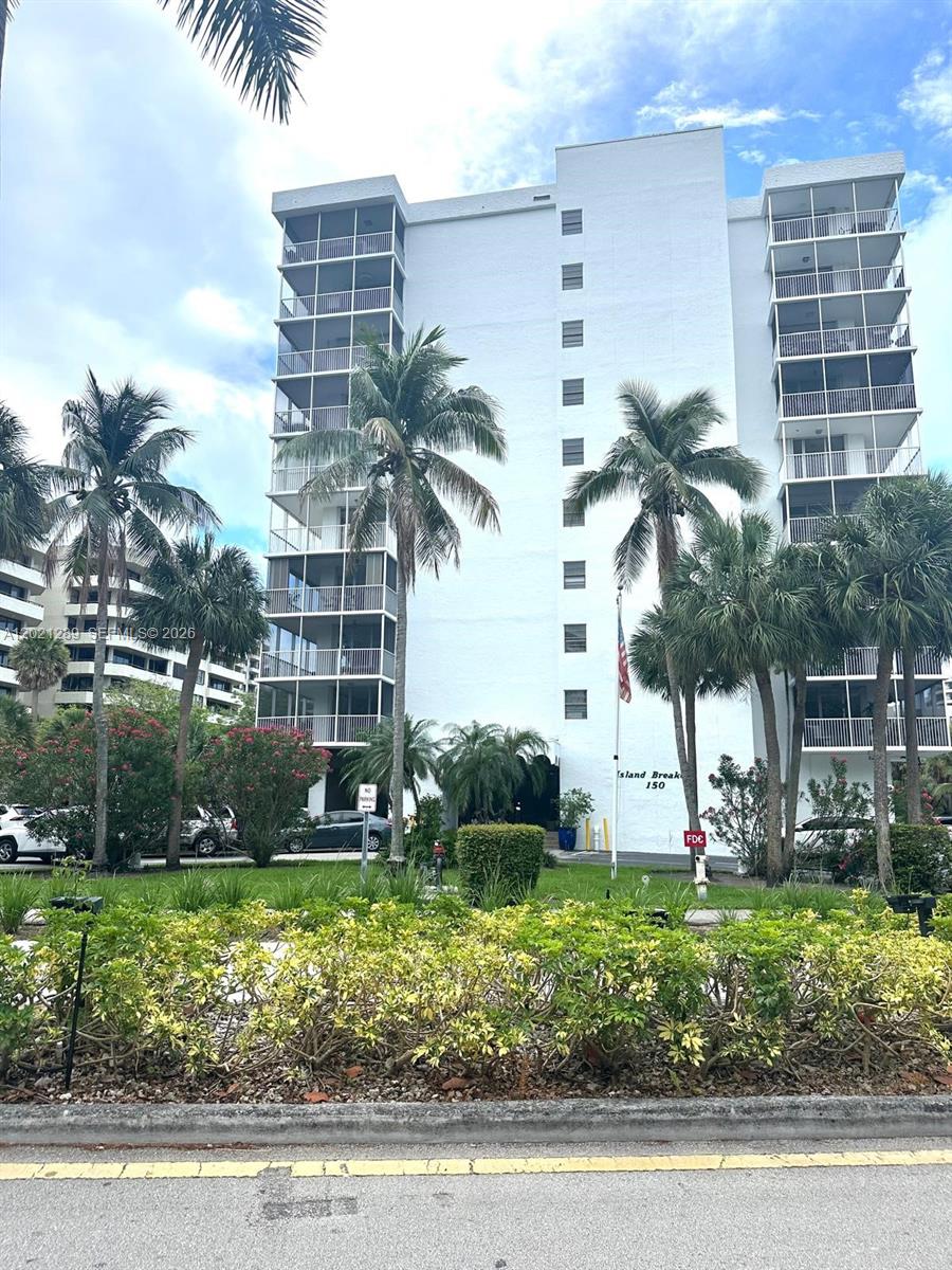 ISLAND BREAKERS CONDO - Residential