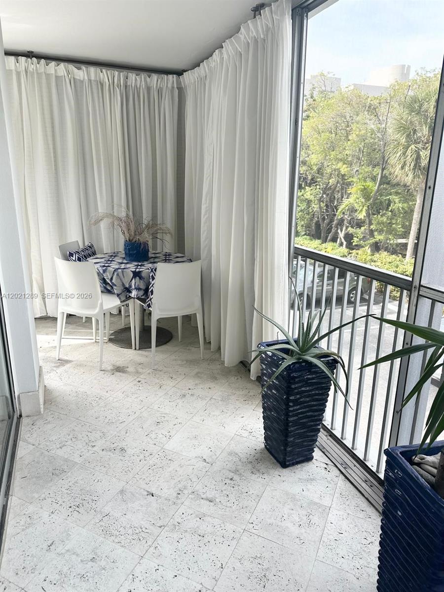 ISLAND BREAKERS CONDO - Residential