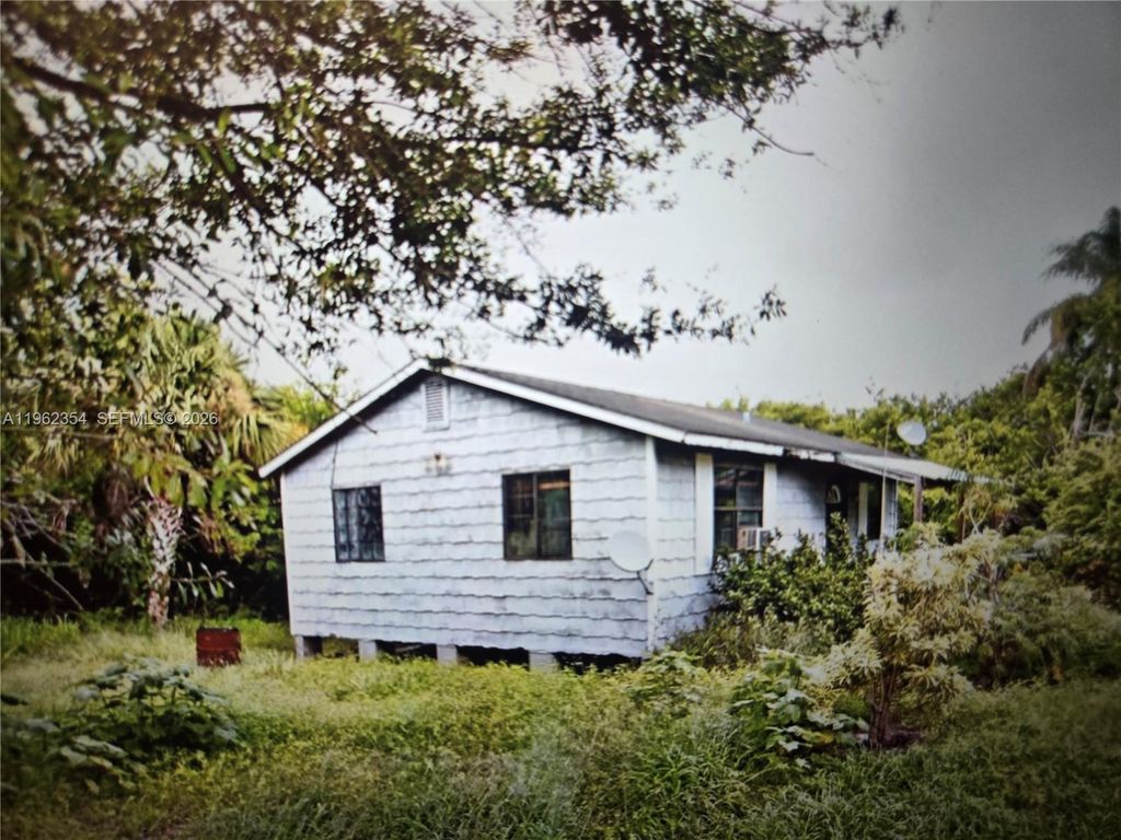 Photo of 4275 24th Ct, Vero Beach, FL 32967 (MLS # A11962354)