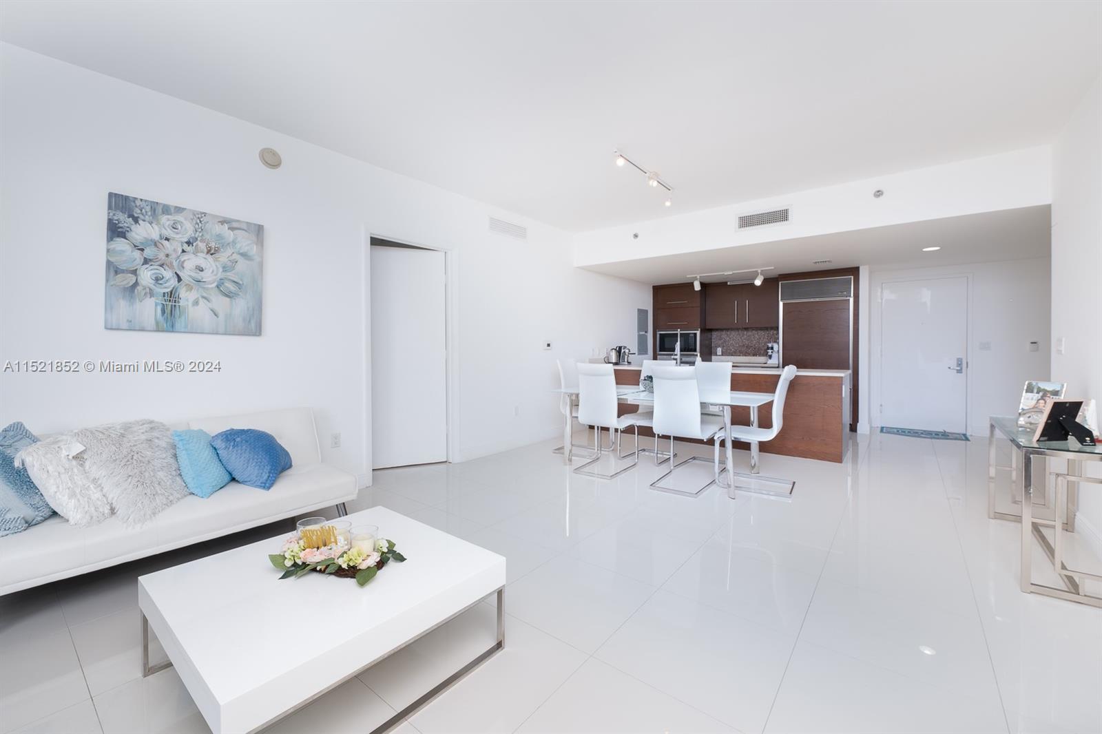 ICONBRICKELL CONDO NO 1 - Residential