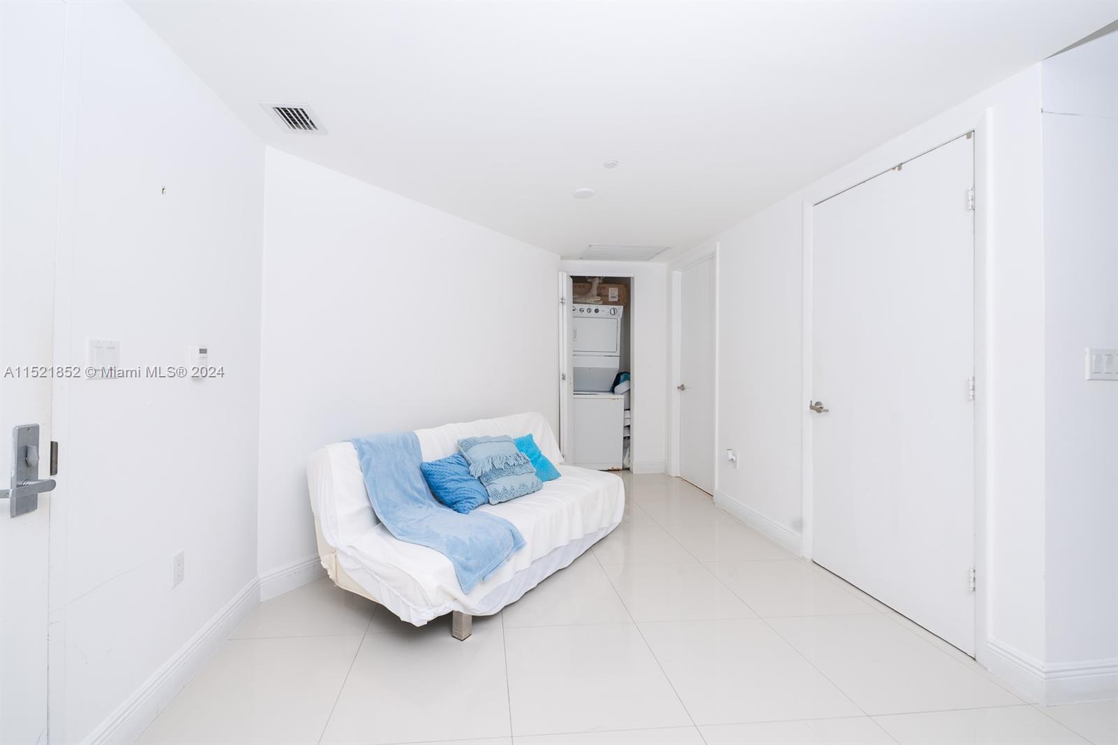 ICONBRICKELL CONDO NO 1 - Residential