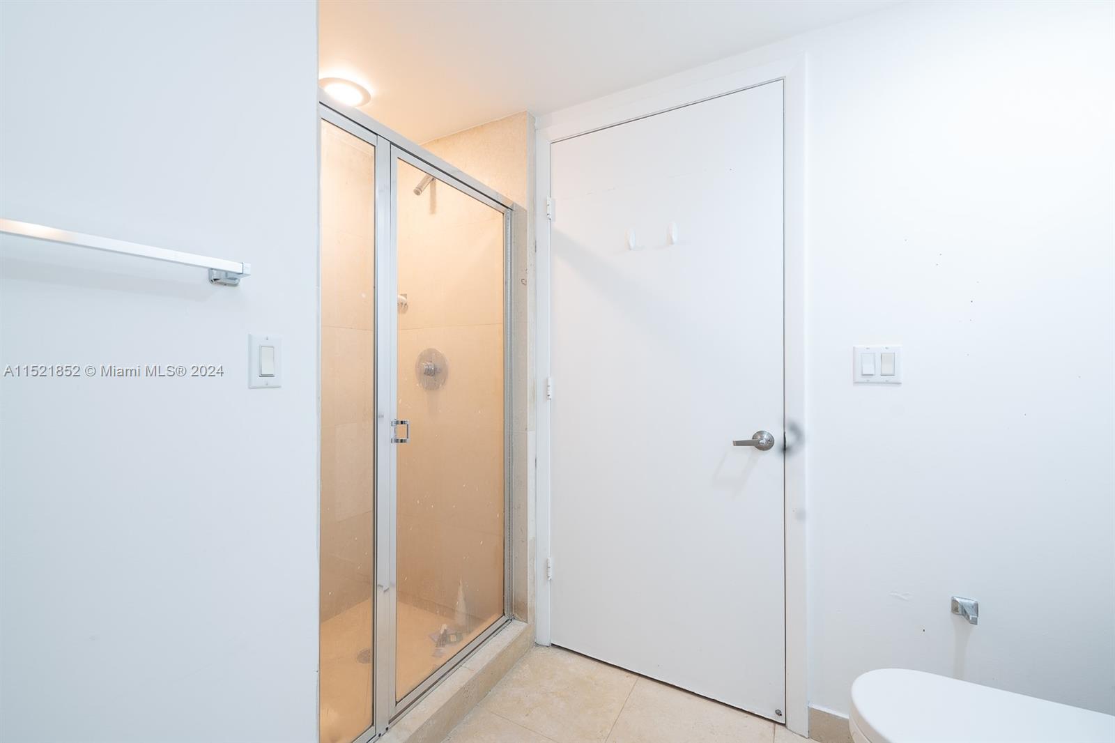 ICONBRICKELL CONDO NO 1 - Residential