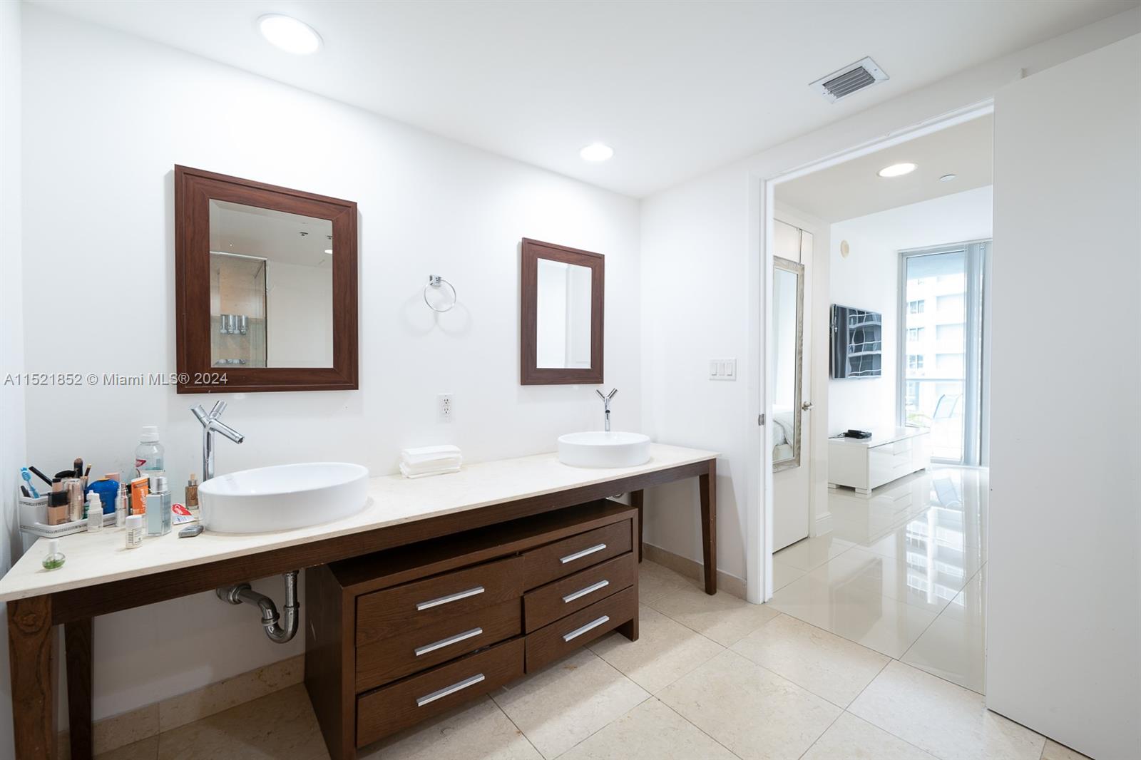 ICONBRICKELL CONDO NO 1 - Residential