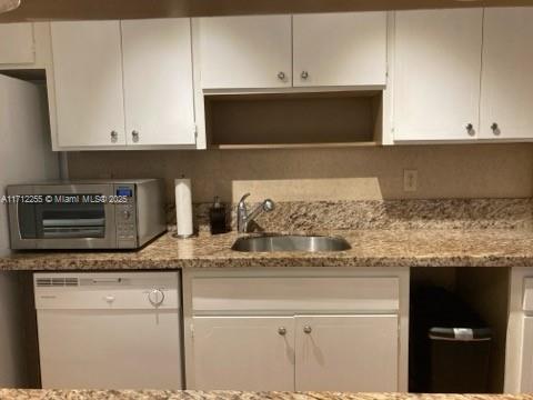 1100 NE 9th Ave 305