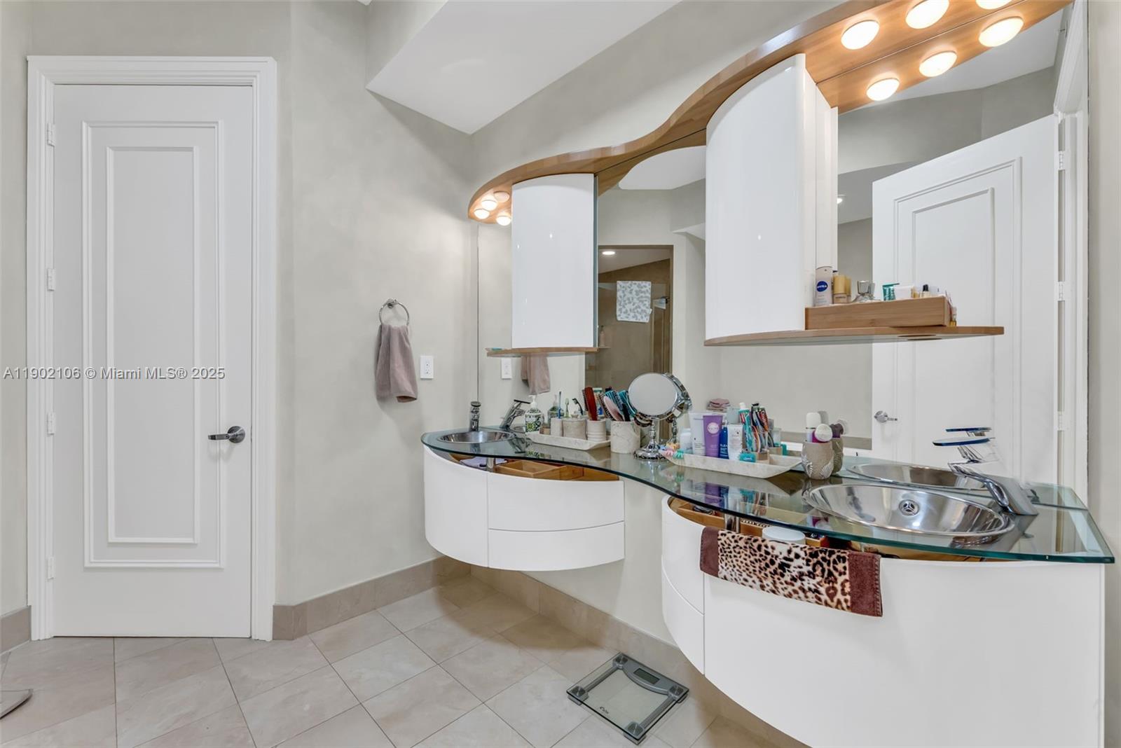 TRUMP PALACE CONDO - Residential