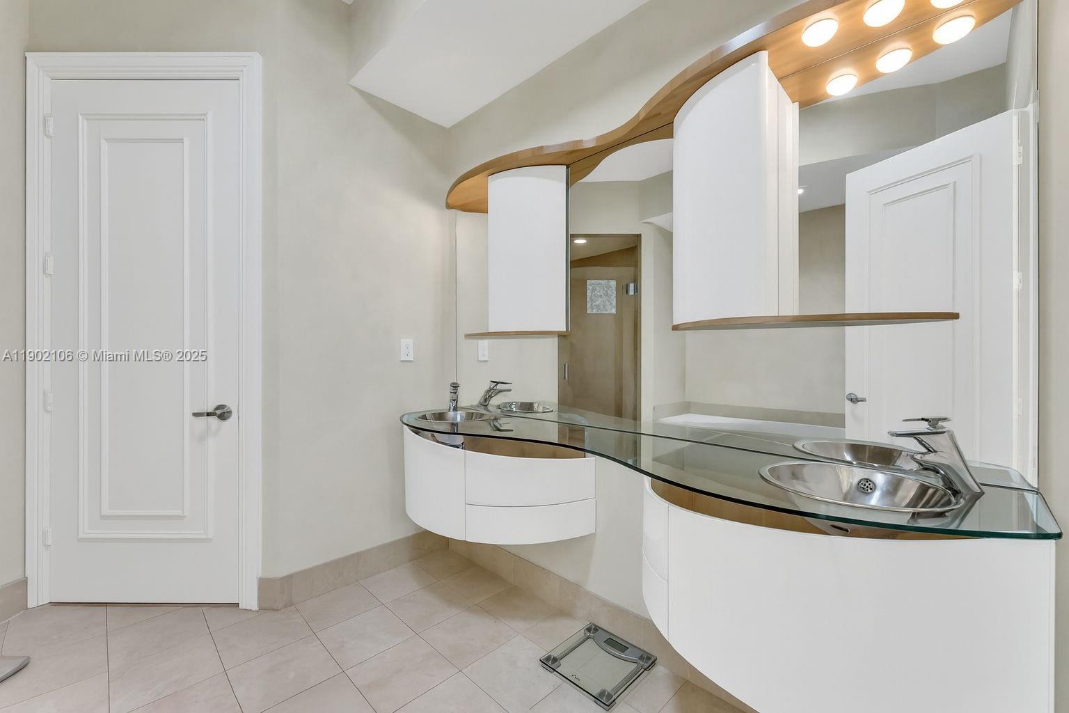 TRUMP PALACE CONDO - Residential