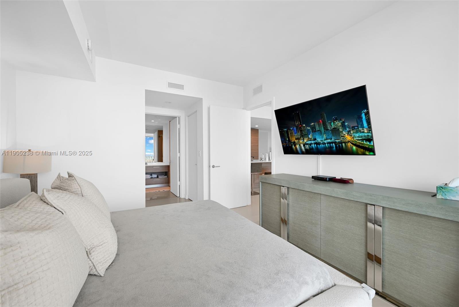 1300 S MIAMI AVENUE CONDO - Residential