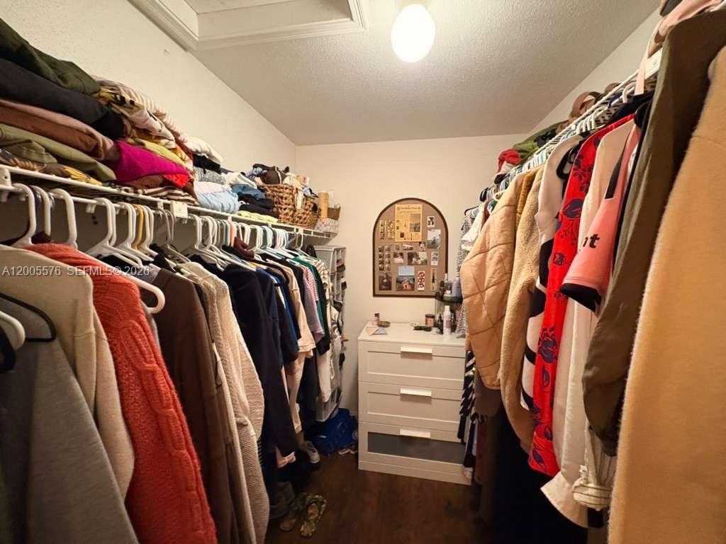 SAVANNAH AT RIVERSIDE CON - Residential