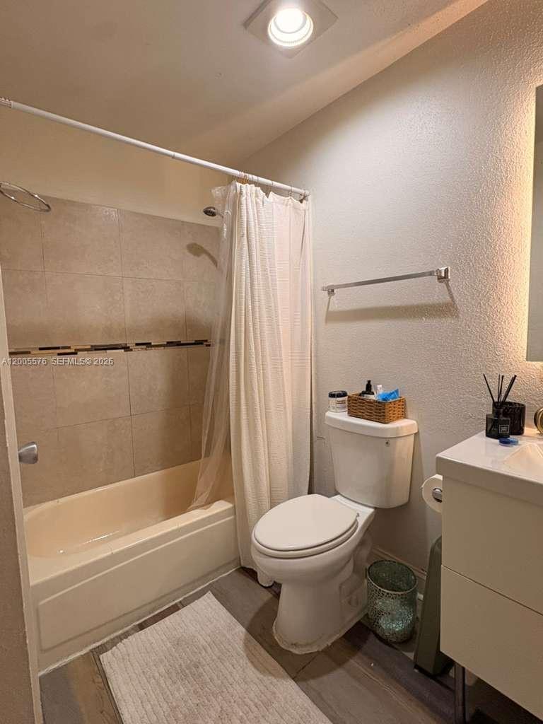 SAVANNAH AT RIVERSIDE CON - Residential