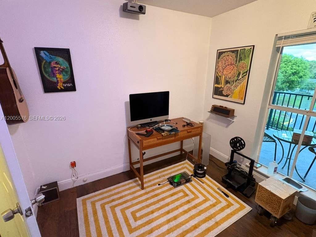 SAVANNAH AT RIVERSIDE CON - Residential