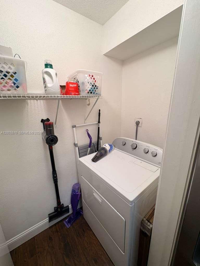 SAVANNAH AT RIVERSIDE CON - Residential