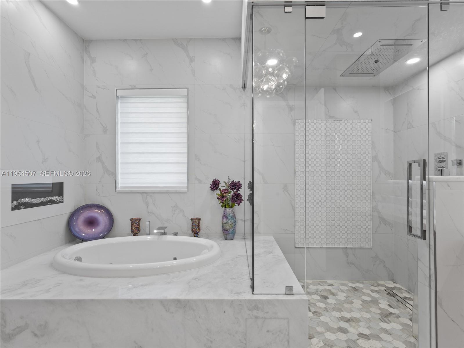 DORAL ISLES VENETIA - Residential