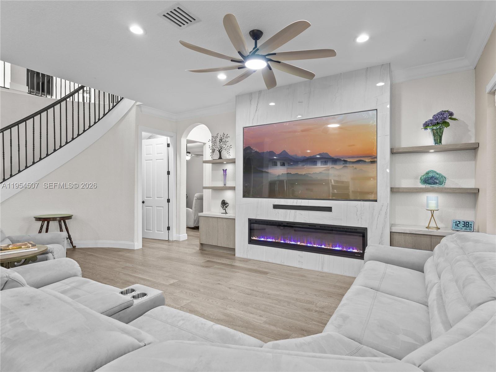 DORAL ISLES VENETIA - Residential