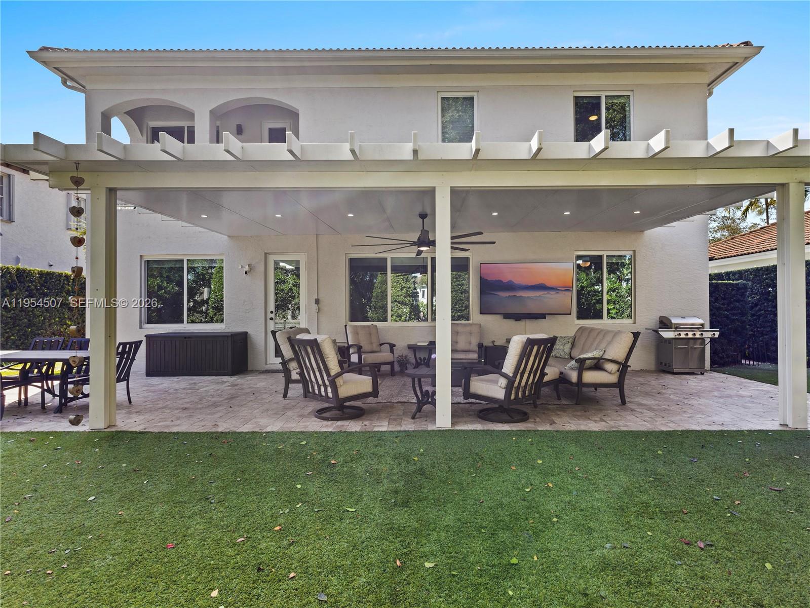 DORAL ISLES VENETIA - Residential