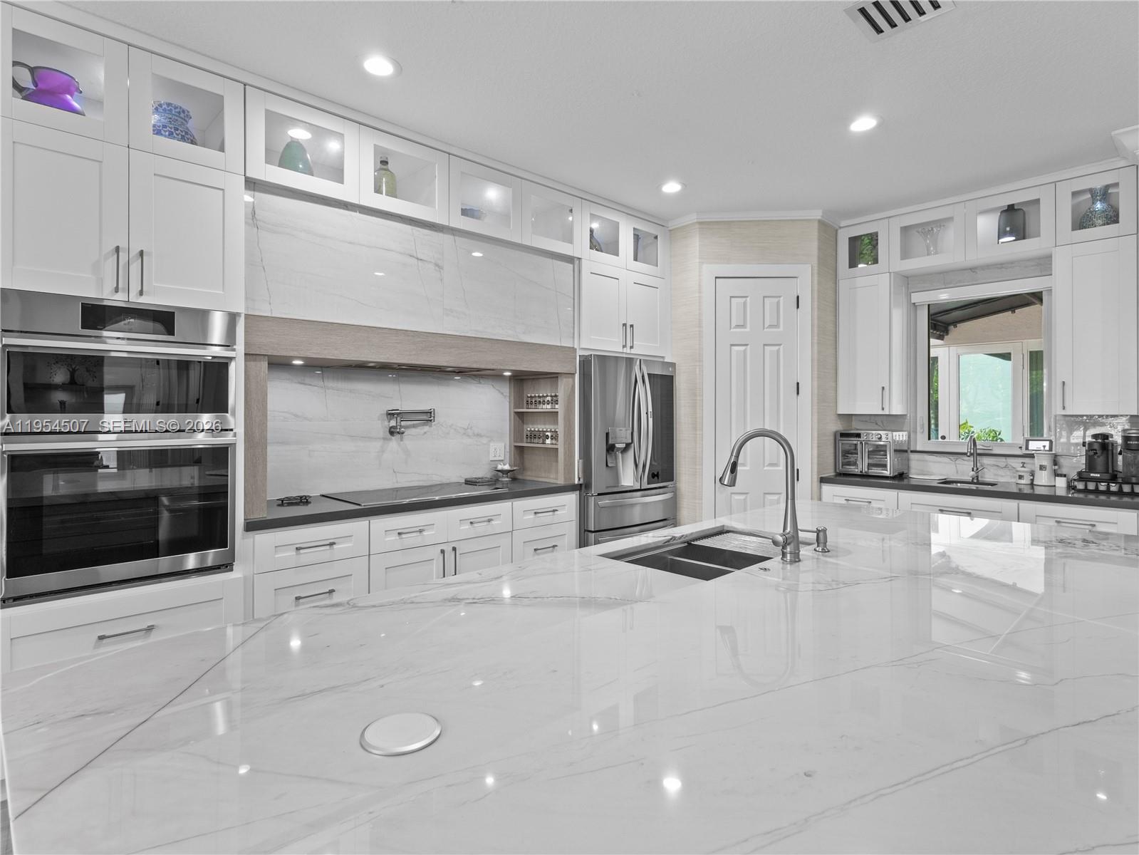 DORAL ISLES VENETIA - Residential