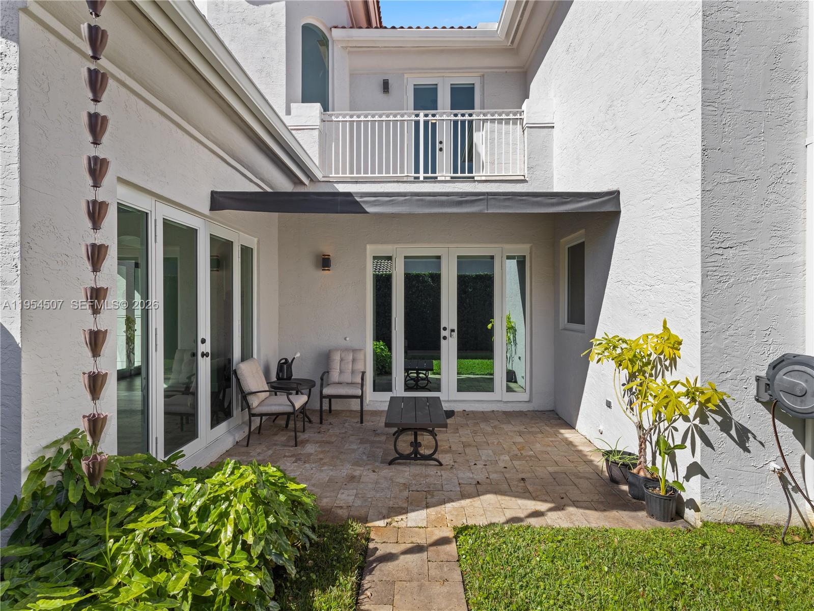 DORAL ISLES VENETIA - Residential