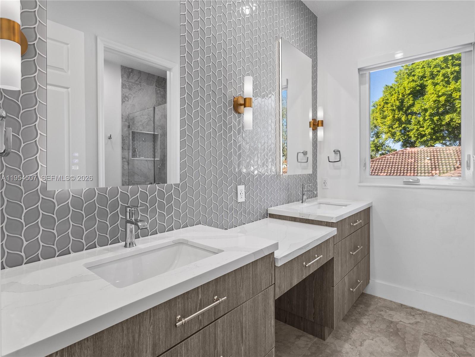 DORAL ISLES VENETIA - Residential