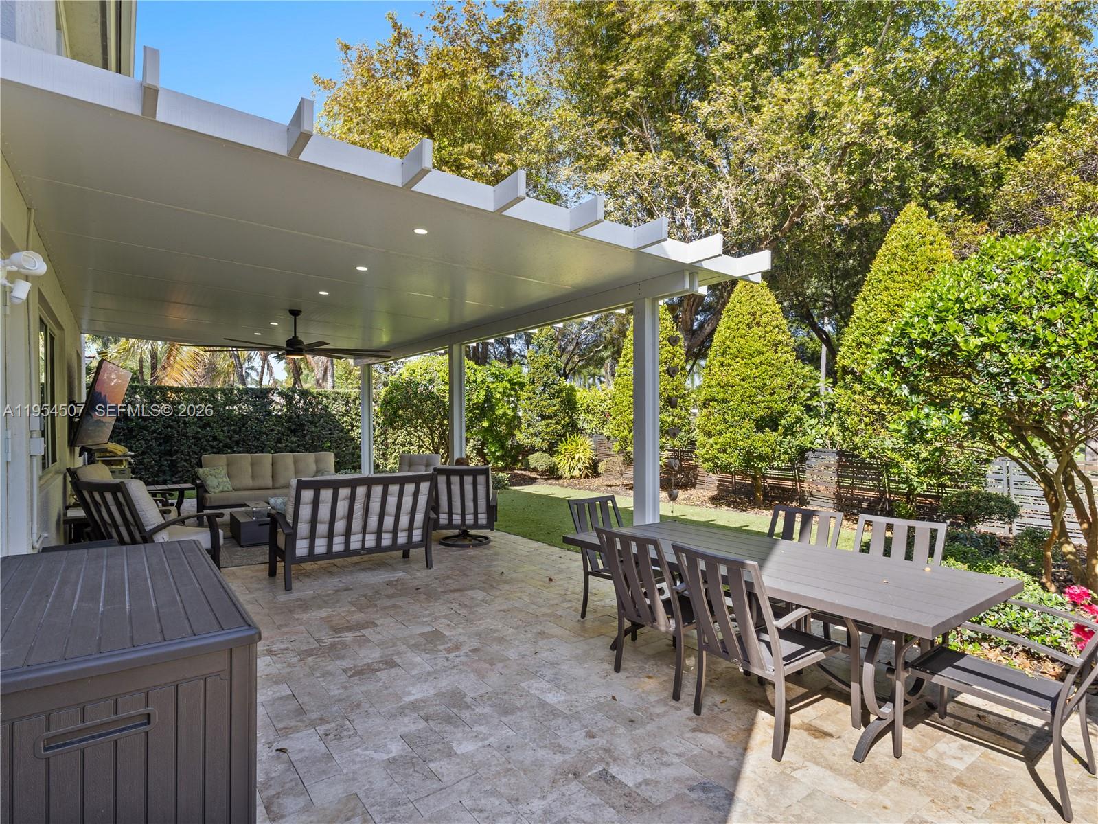 DORAL ISLES VENETIA - Residential