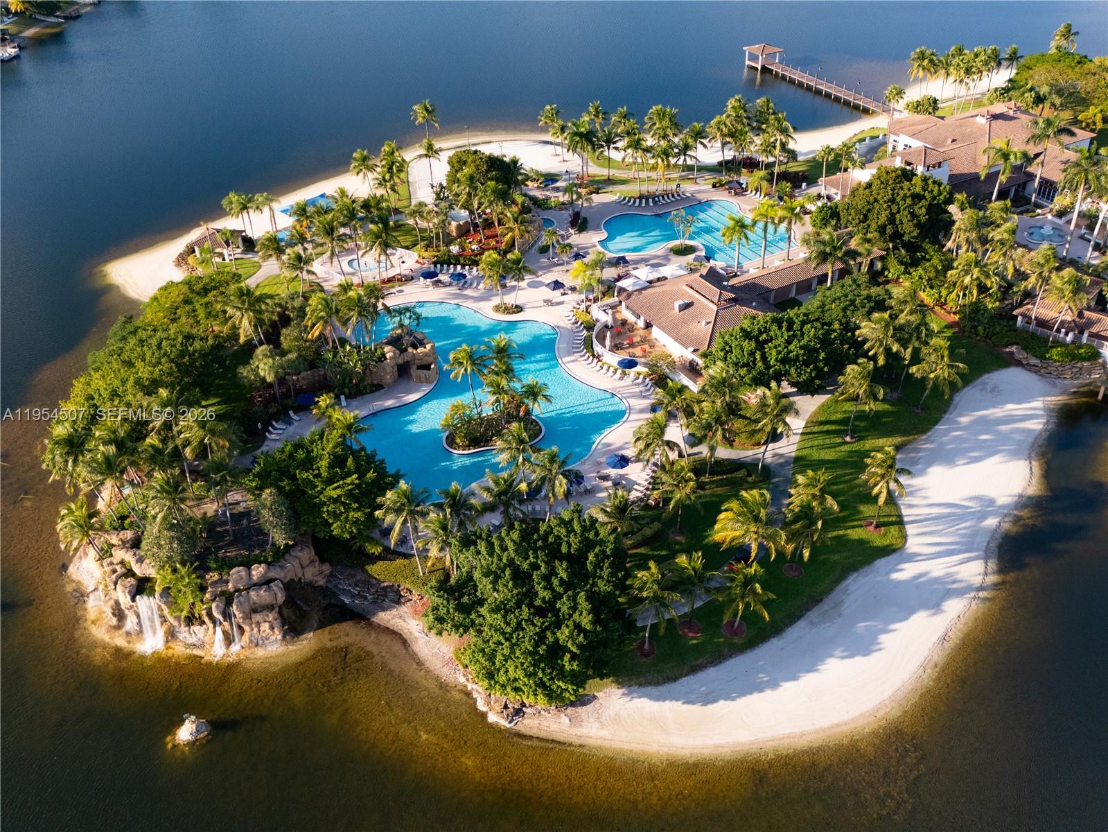 DORAL ISLES VENETIA - Residential