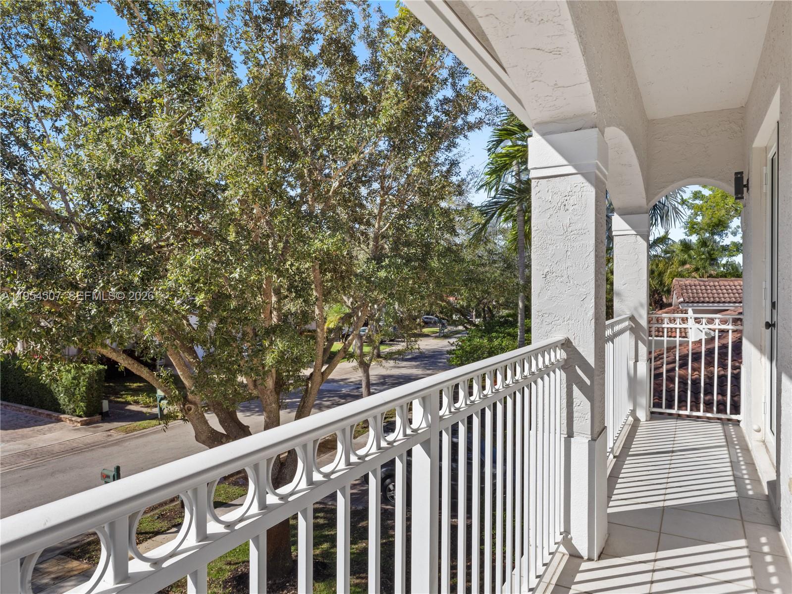 DORAL ISLES VENETIA - Residential