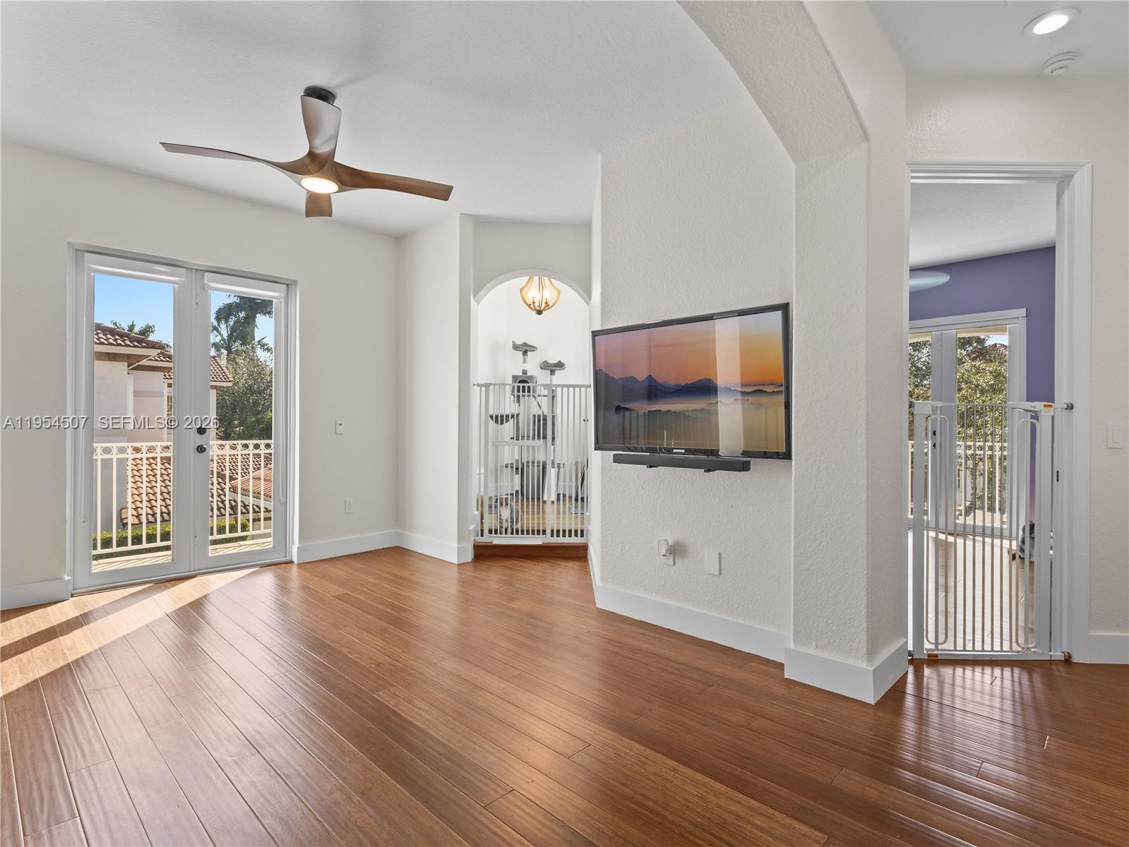 DORAL ISLES VENETIA - Residential