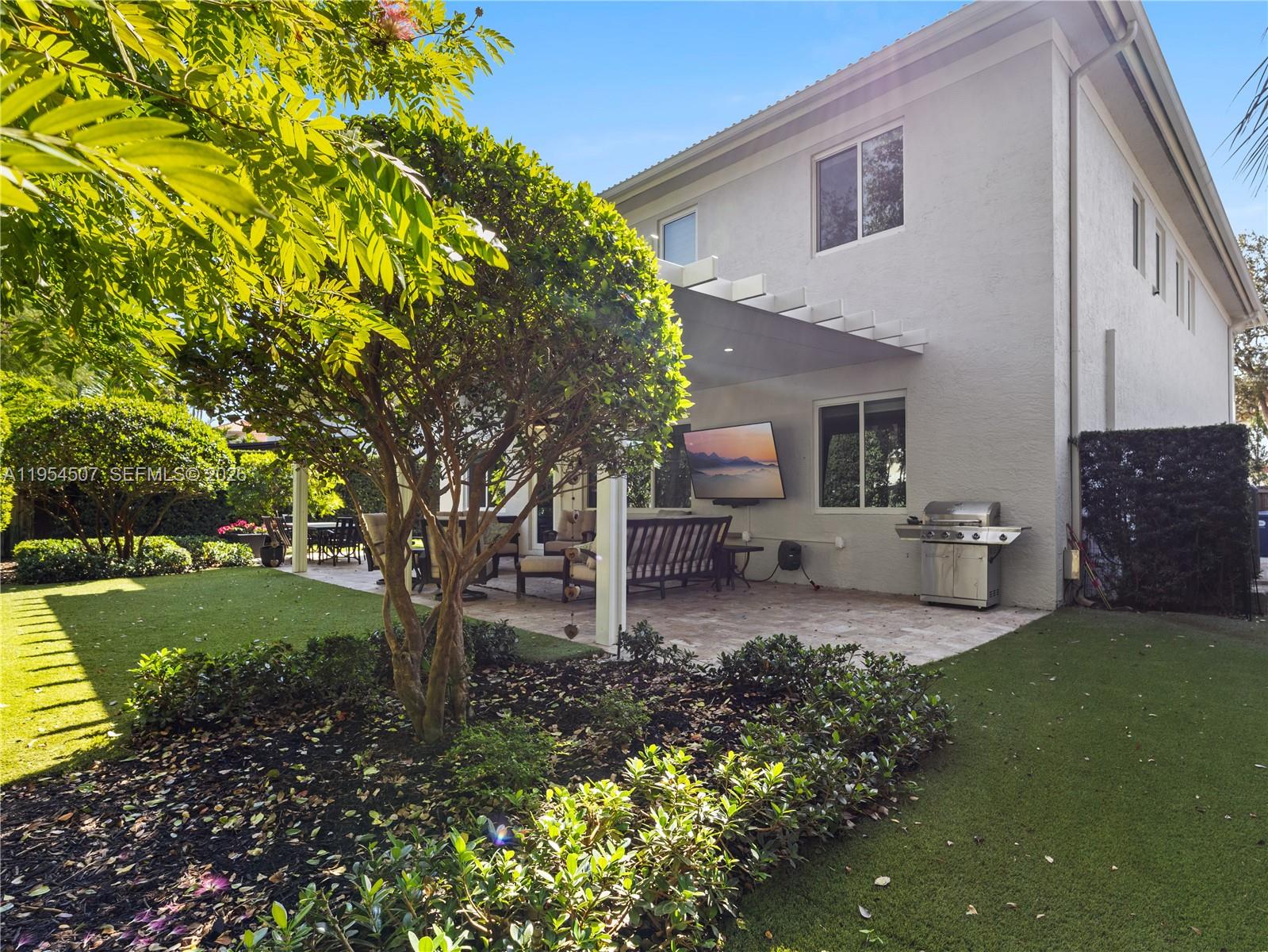 DORAL ISLES VENETIA - Residential