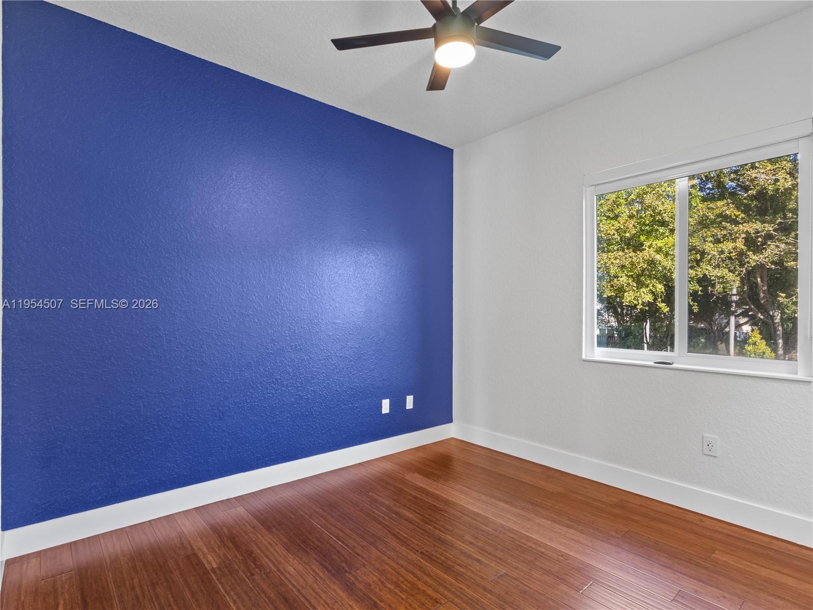 DORAL ISLES VENETIA - Residential