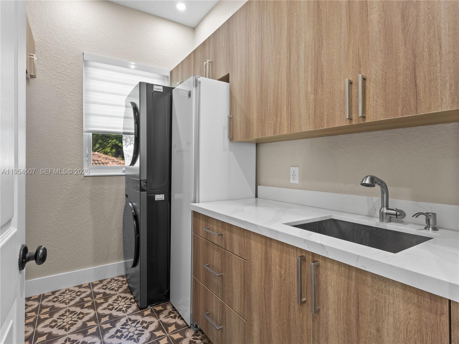 DORAL ISLES VENETIA - Residential