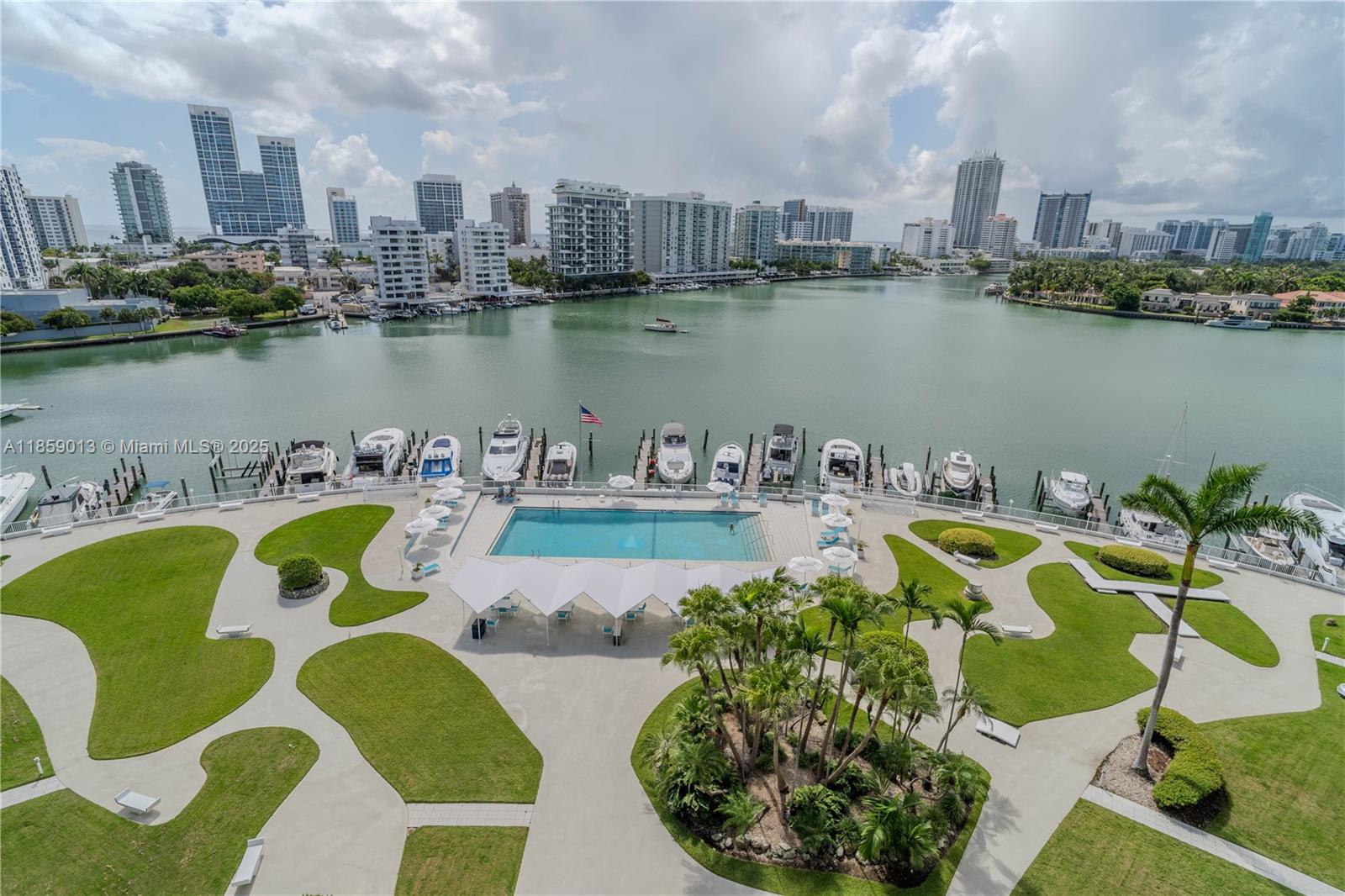 900 Bay Dr 914