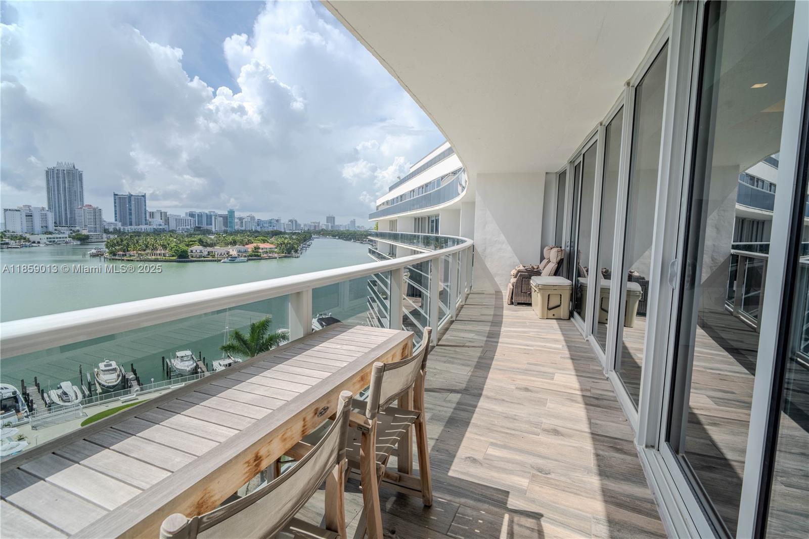 900 Bay Dr 914