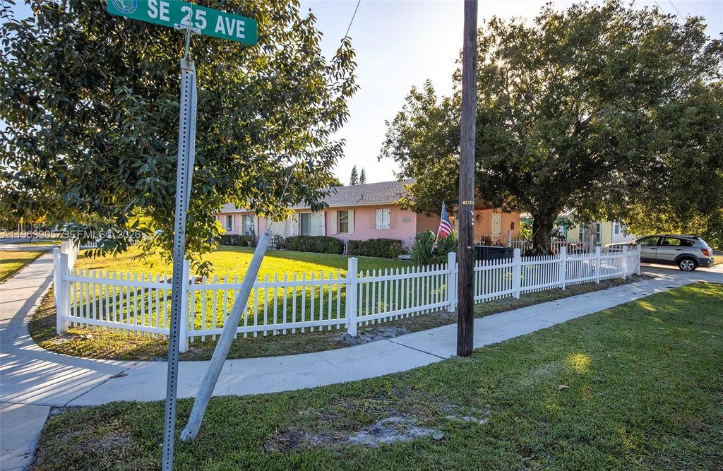 Photo of 2651 SE 2nd St, Boynton Beach, FL 33435 (MLS # A11963905)