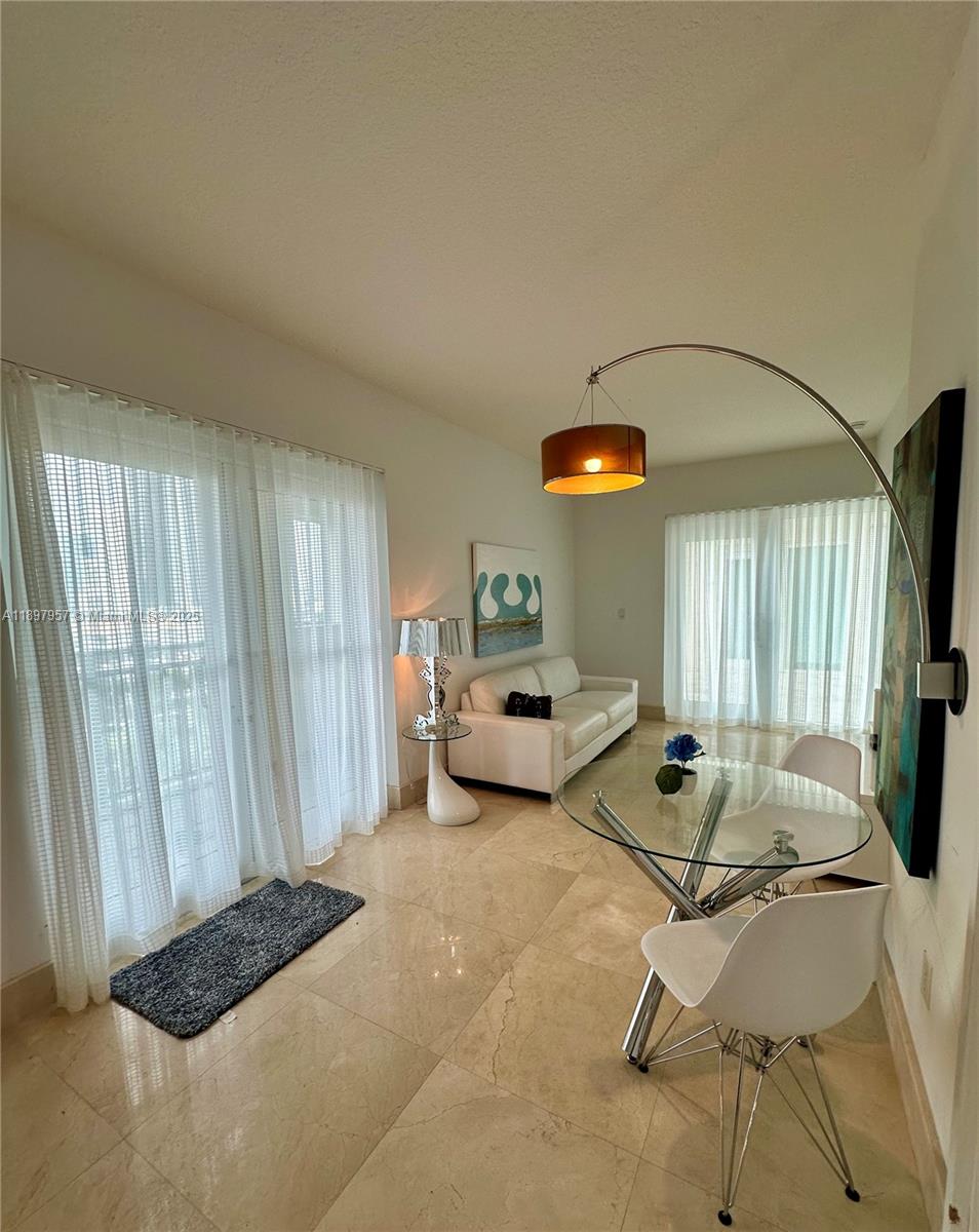 ST TROPEZ ON THE BAY 1 CO - Residential