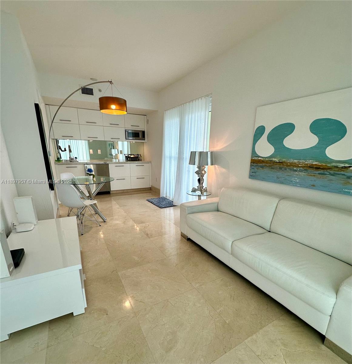 ST TROPEZ ON THE BAY 1 CO - Residential