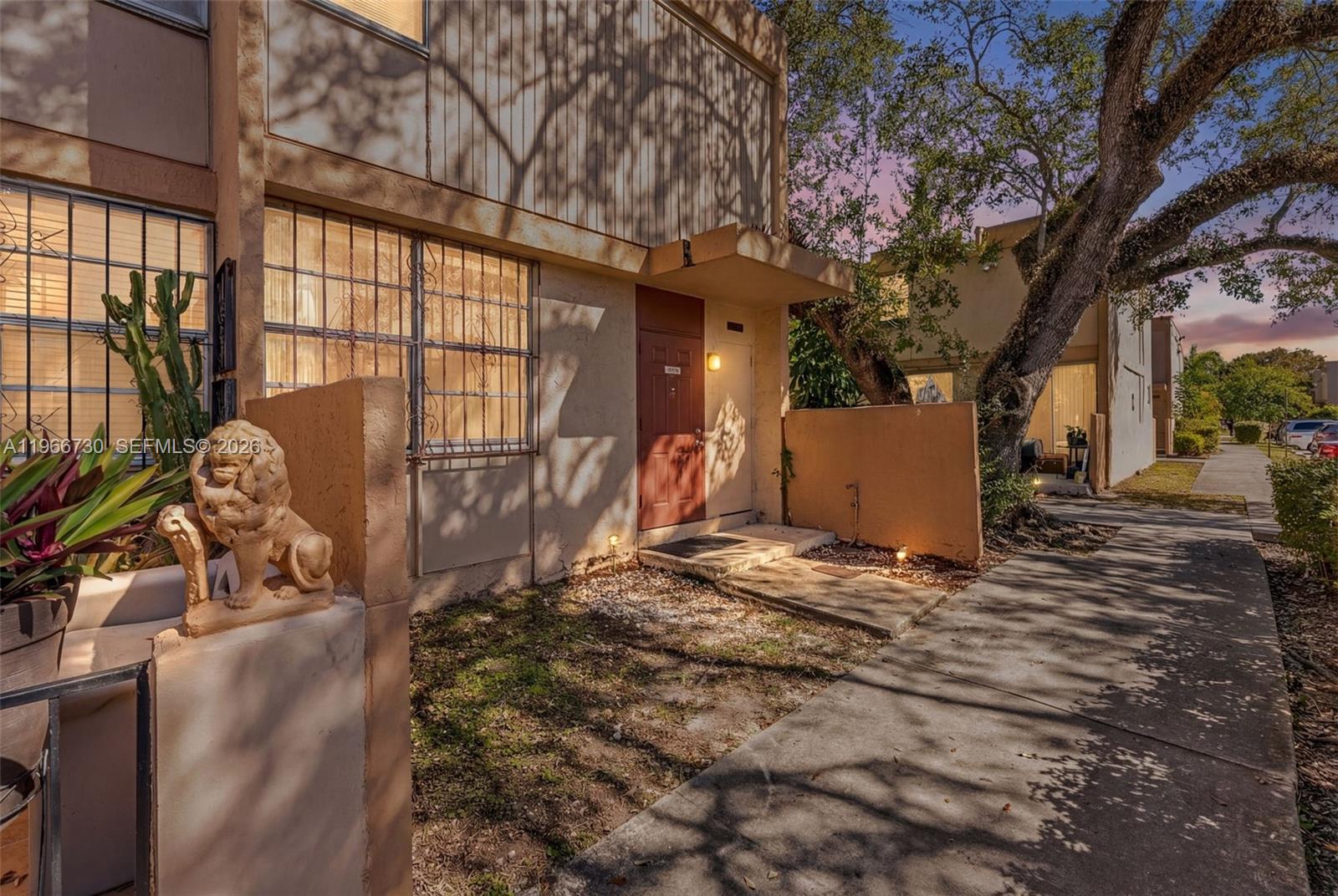 LEE PARK CONDO - Residential