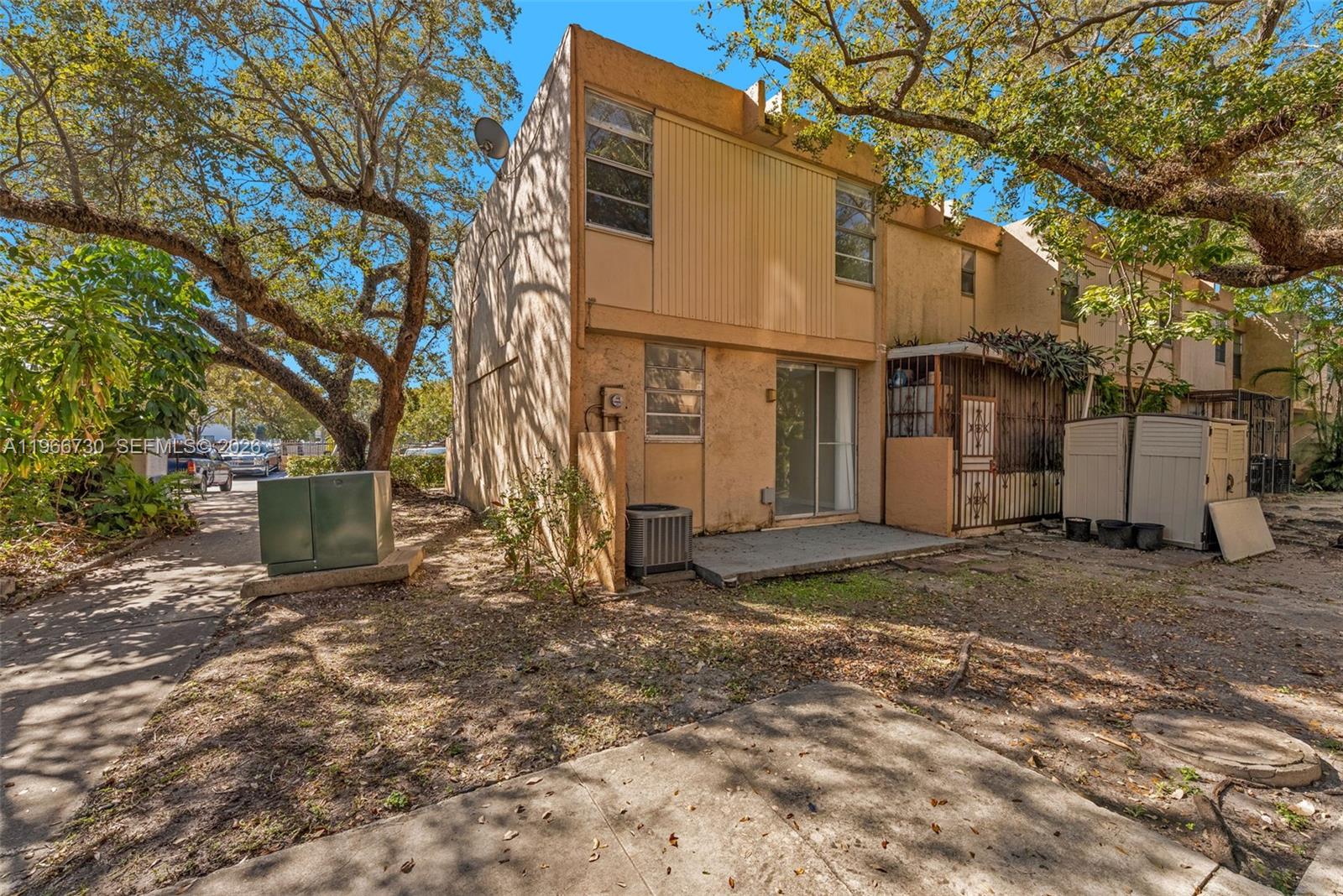 LEE PARK CONDO - Residential