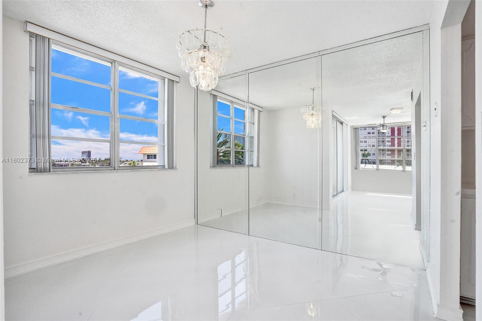 ASHLEIGH HOUSE CONDO - Residential Lease