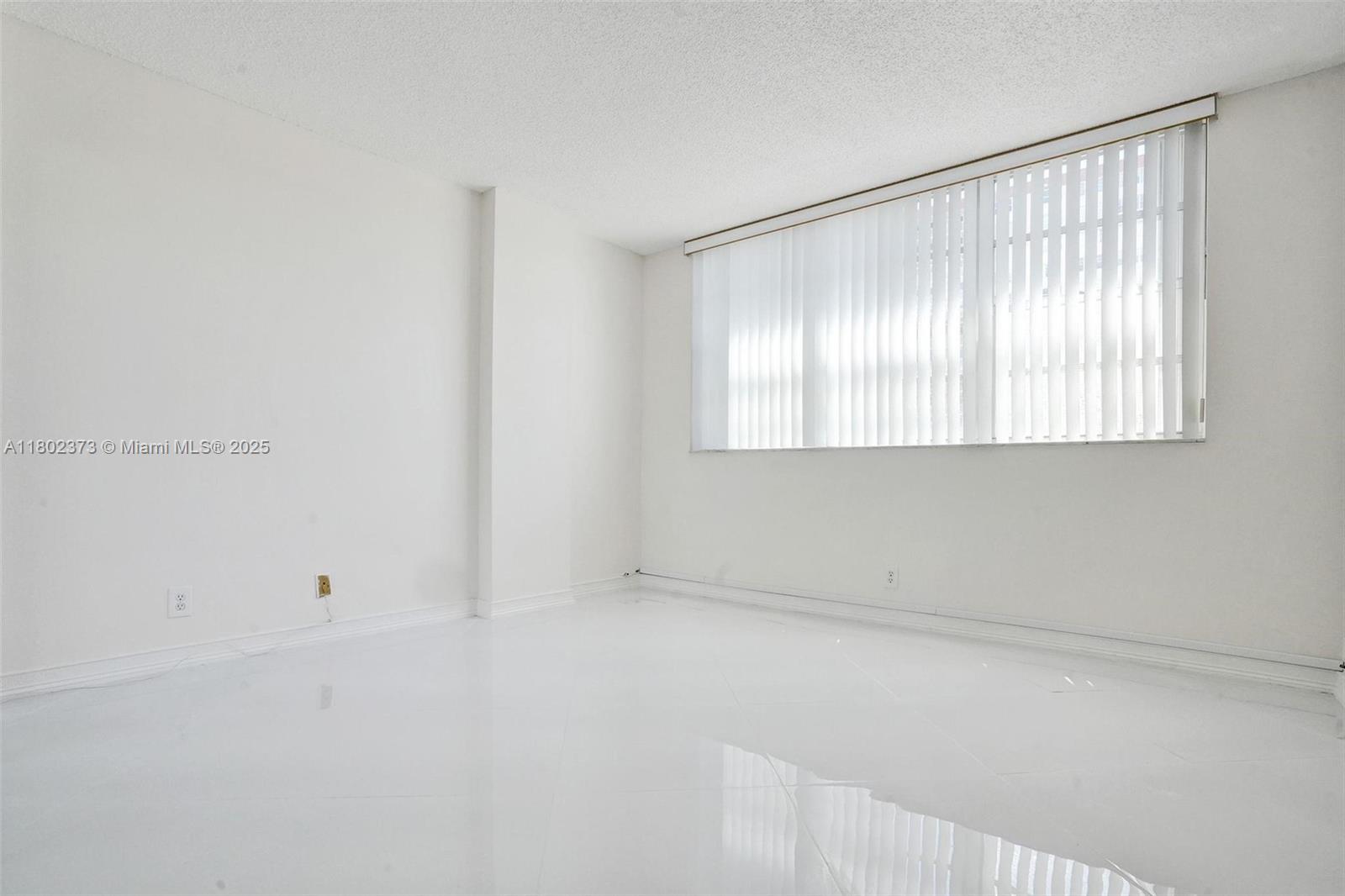 ASHLEIGH HOUSE CONDO - Residential Lease