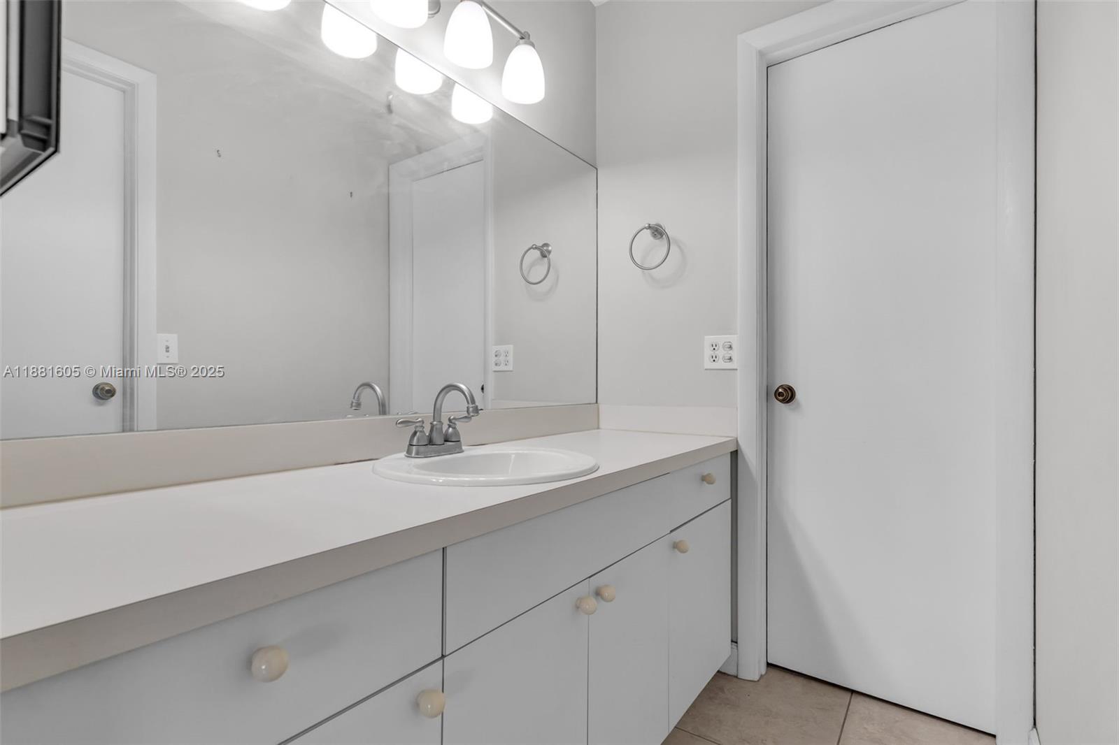 PINE MANOR PART TWO - Residential