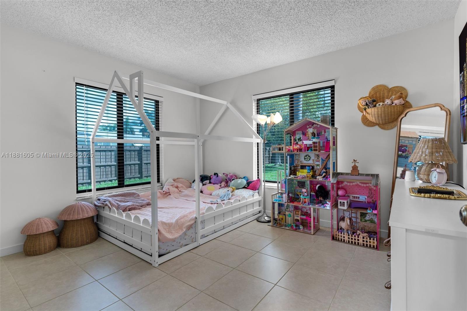 PINE MANOR PART TWO - Residential