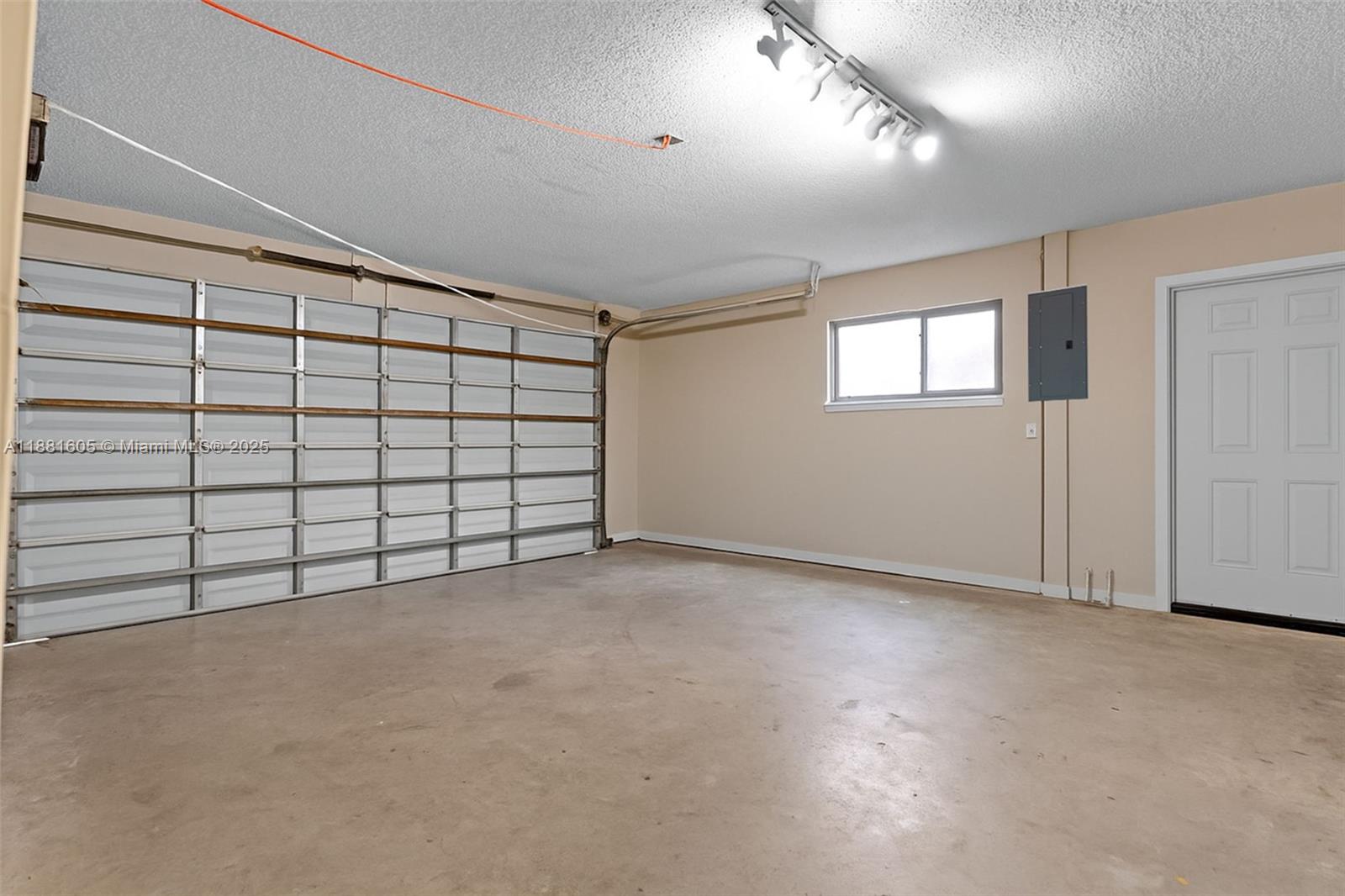 PINE MANOR PART TWO - Residential